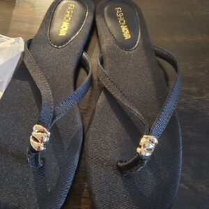 Fashion Nova Women's 7.5 Black Thong Sandals with Gold Accent Beads. New In Box